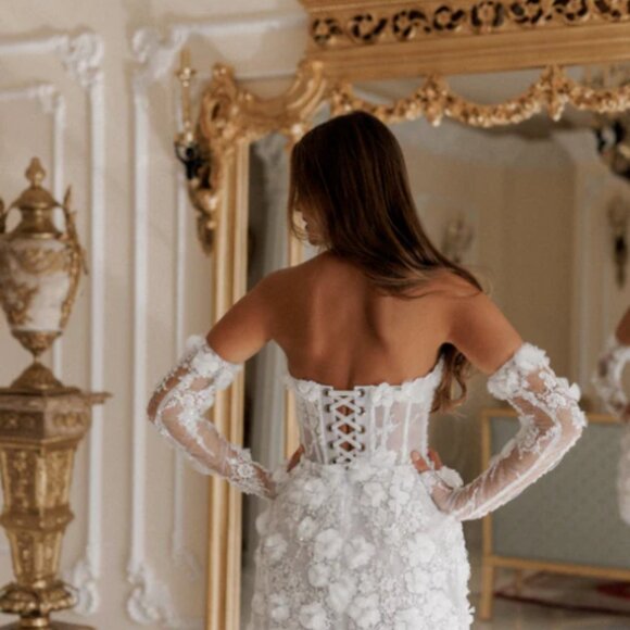 Rosie Etienne Isabelle Dress, Size 6 (Includes Gloves) - Picture 4 of 8